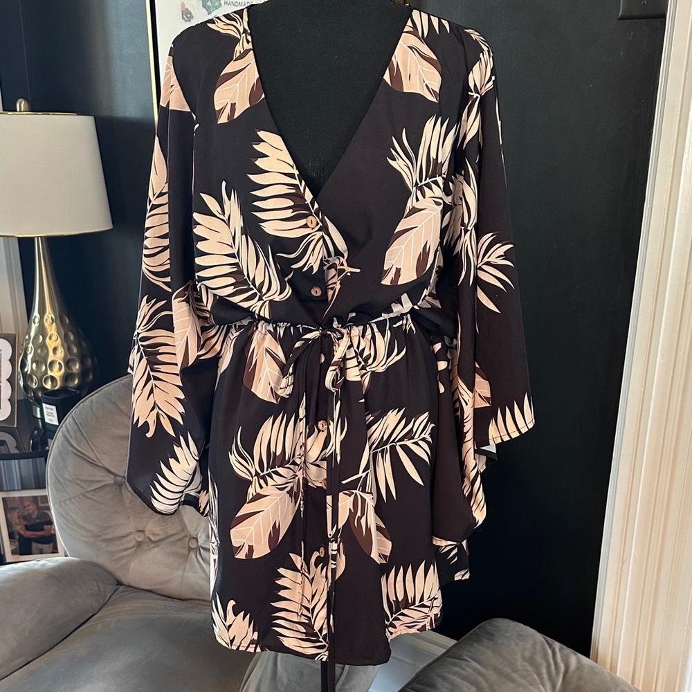 Chic me Black and tan Leaf Print Mini Dress bell sleeve L